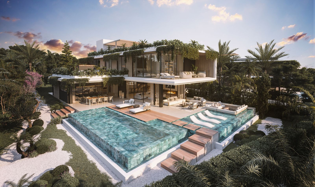 Detached Villa for sale in The Golden Mile, Costa del Sol