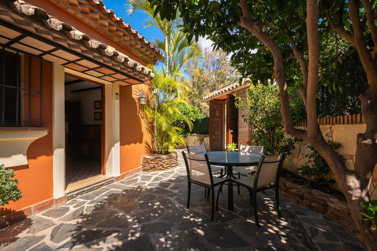 Villa te koop in Nueva Andalucía R4710361