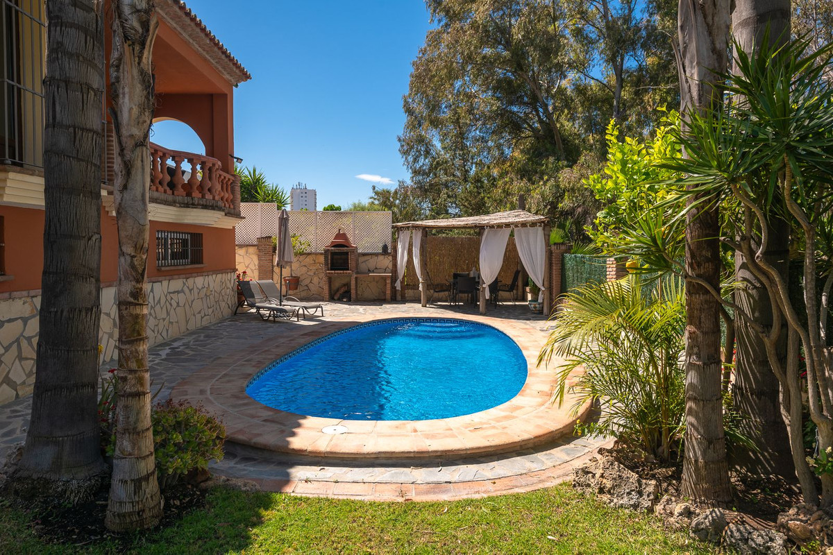 Villa te koop in Nueva Andalucía R4710361