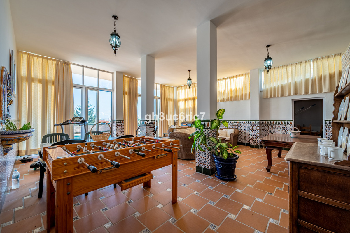 5 Schlafzimmer Freistehende Villa Zu Verkaufen Torrequebrada