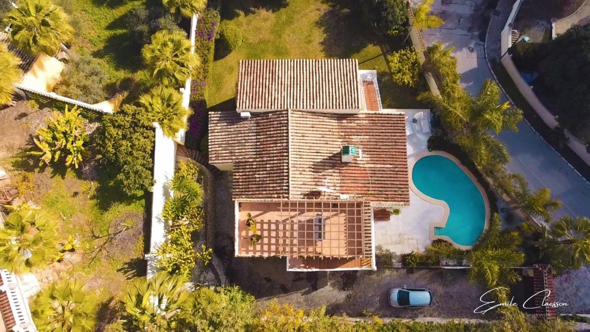 Villa Detached in El Rosario, Costa del Sol
