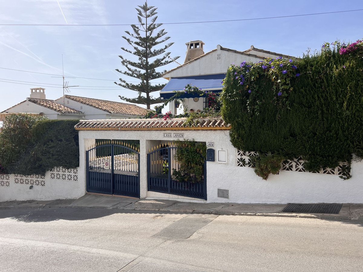 3 bedroom Villa For Sale in Benalmadena, Málaga - thumb 3