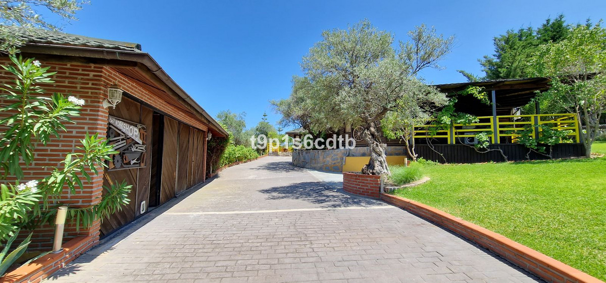5 Bedroom Detached Villa For Sale Monda, Costa del Sol - HP4364890
