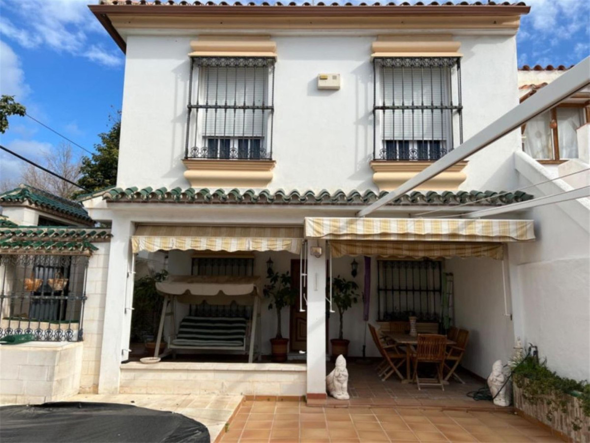 Villa Semi Individuelle à Nueva Andalucía, Costa del Sol
