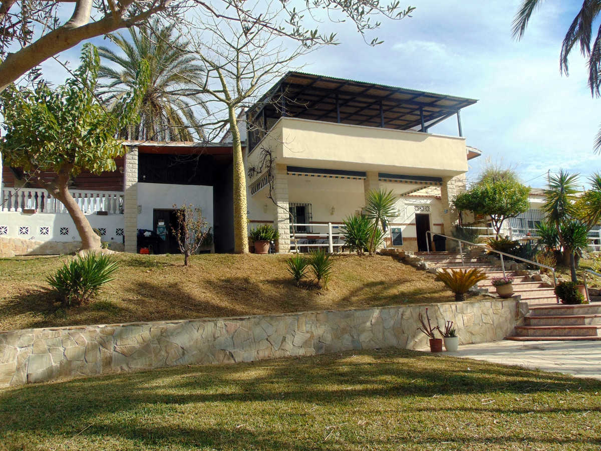 						Villa  Finca
													en vente 
																			 à Coín
					