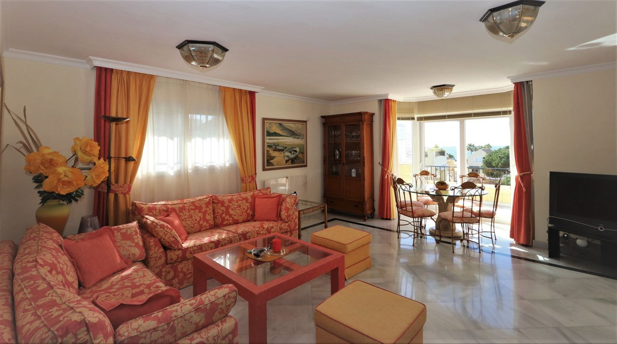 Apartment Penthouse for sale in Elviria, Costa del Sol