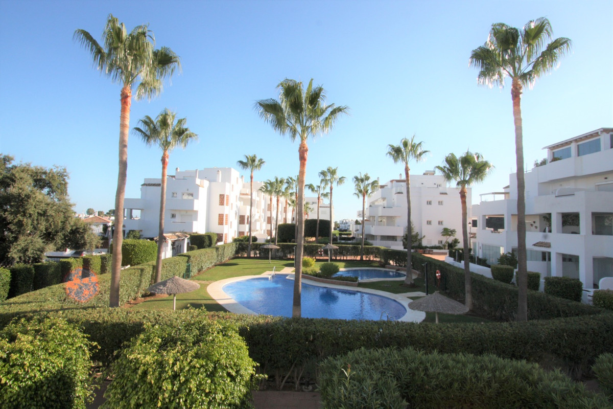 2 bedroom Apartment For Sale in Selwo, Málaga - thumb 1