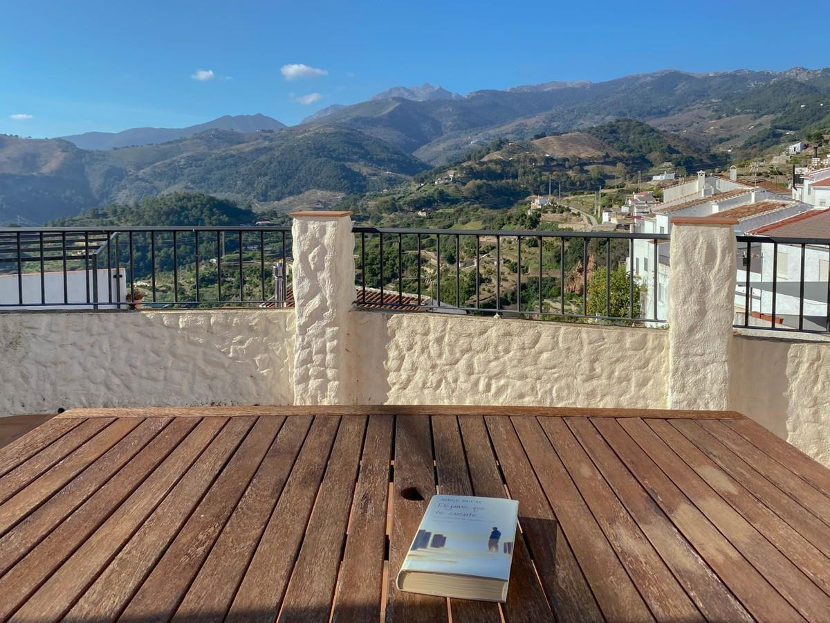 ** UNIQUE Town House **

. CAVE
. Open Terrace with fantastic panoramic views
. Great Location
. Ope, Spain