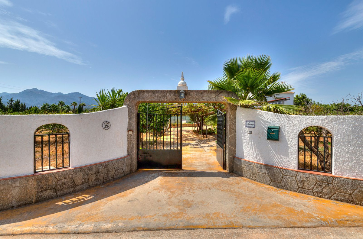 						Villa  Finca
													for sale 
																			 in Alhaurín el Grande
					