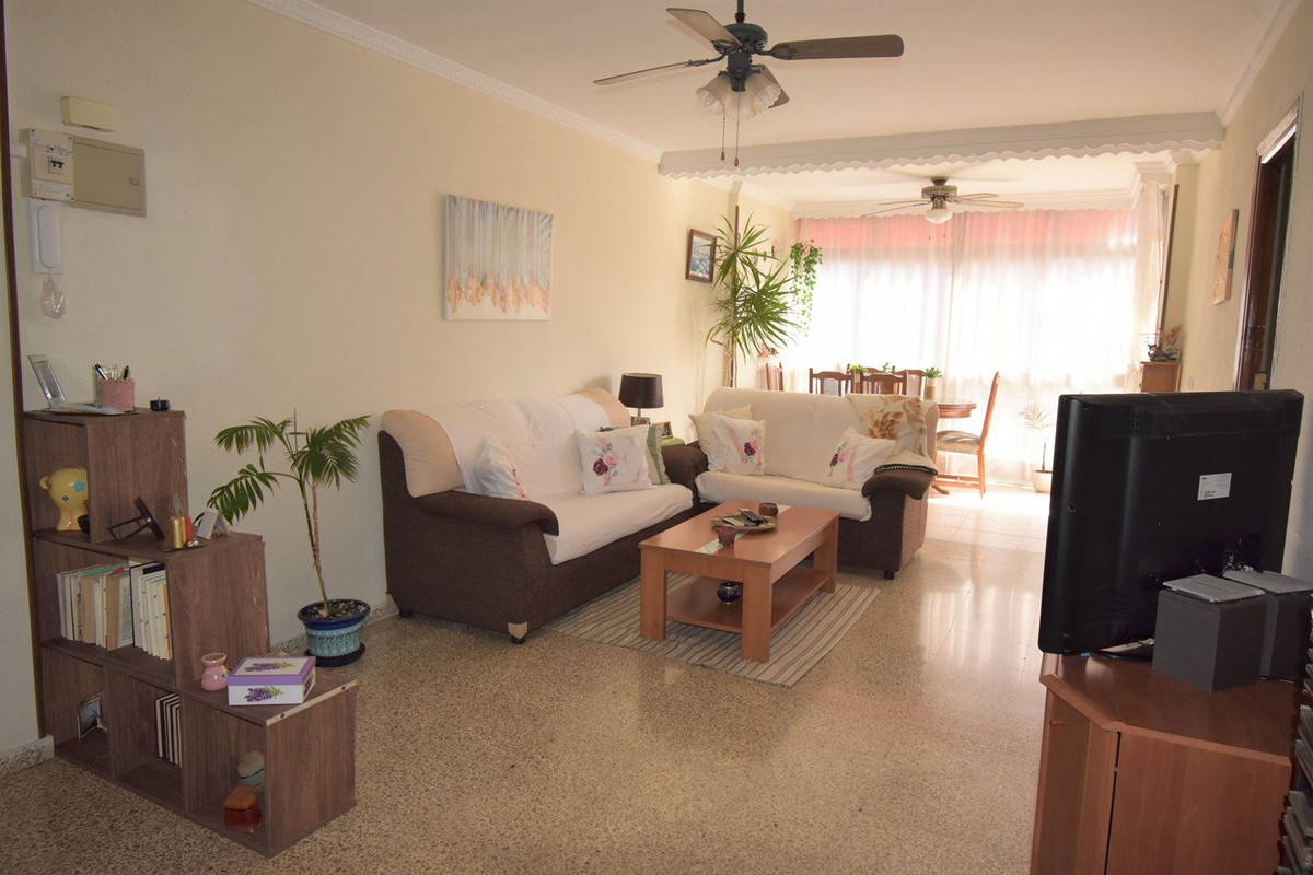 						Apartment  Middle Floor
													for sale 
																			 in Las Lagunas
					