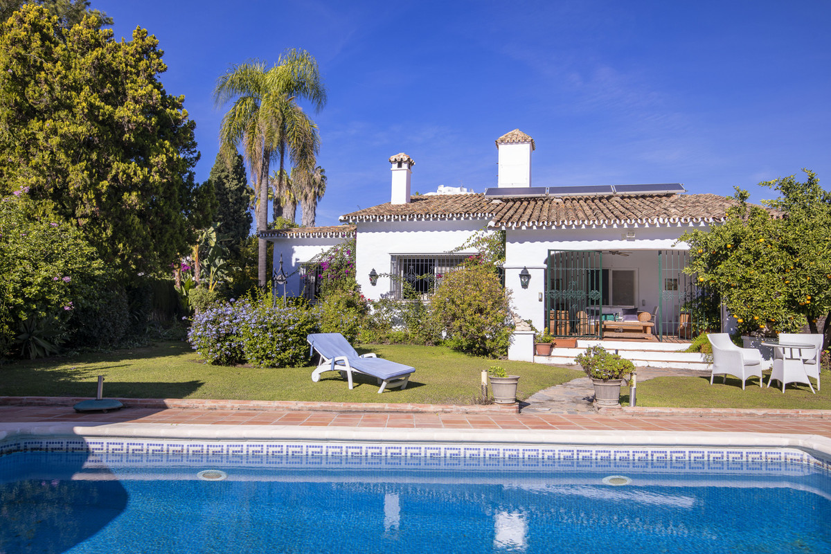 Villa te koop in Guadalmina Alta R4559095