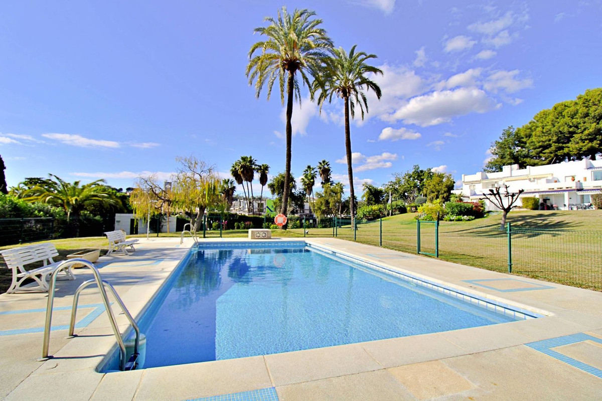 3 bedroom townhouse for sale nueva andalucia