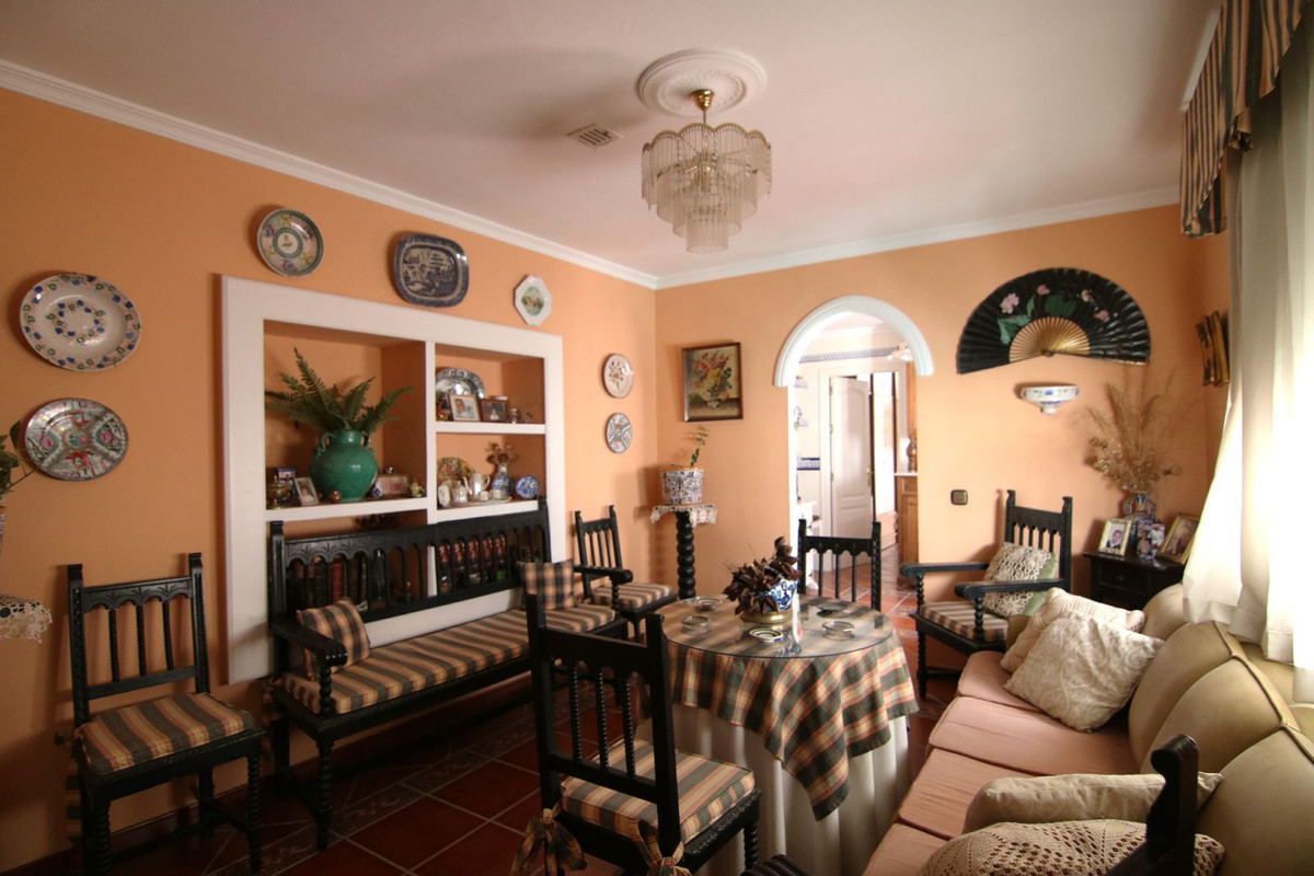 Villa te koop in Coín R4298746
