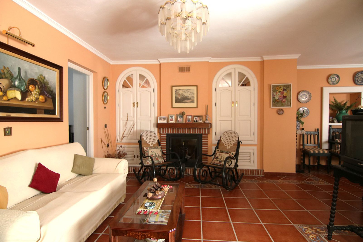 Villa te koop in Coín R4298746