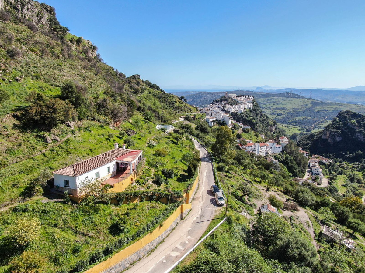 Finca with spectacular views of the sea, the mountains and the town of Casares
This property is only, Spain