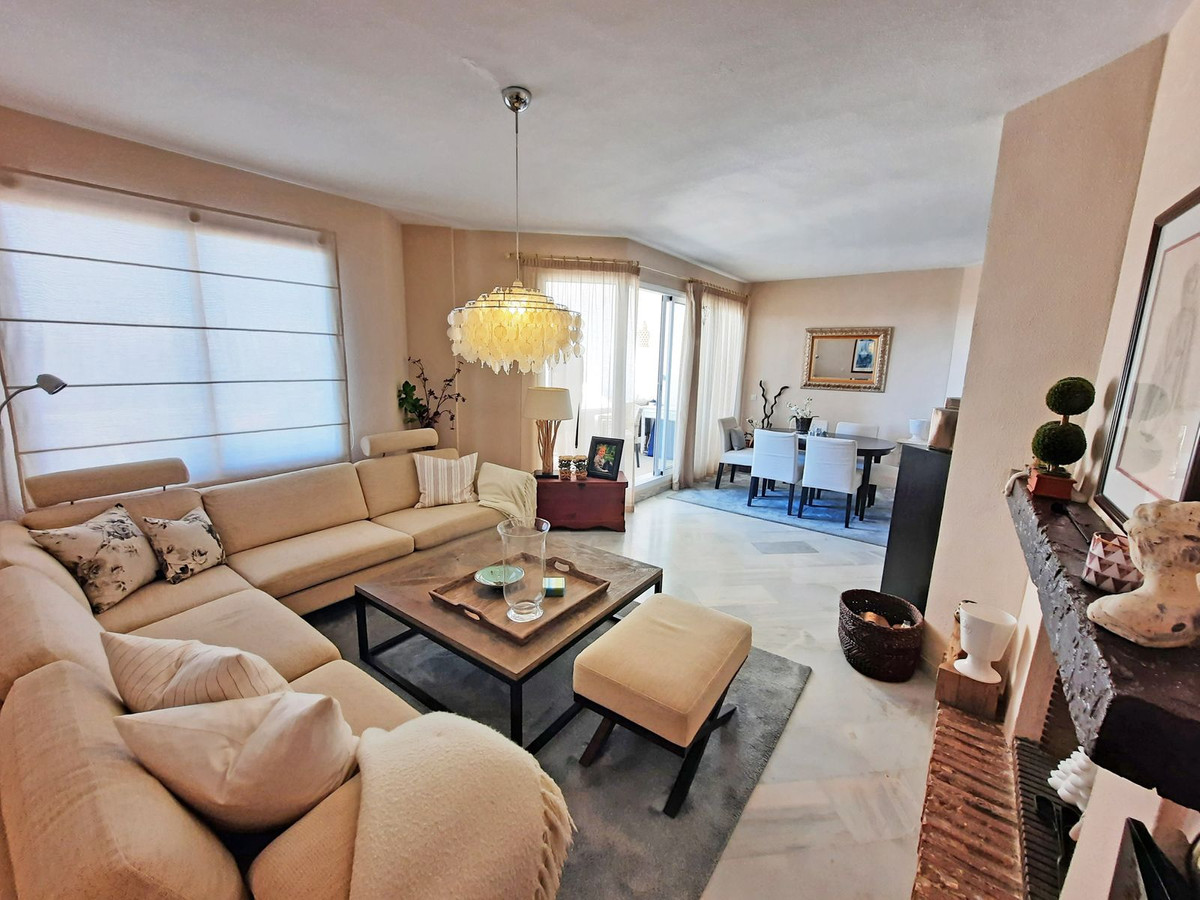 Apartment Penthouse Duplex in Calahonda, Costa del Sol
