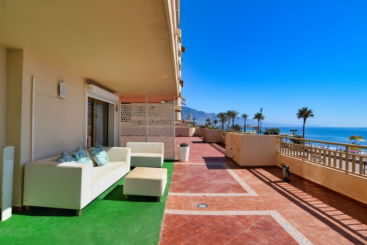Middle Floor Apartment for sale in Fuengirola R4096777