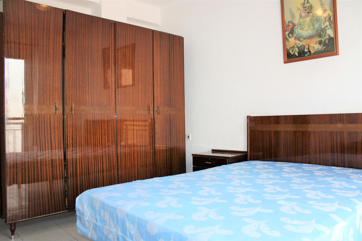Apartment in the centre of Nerja, with a short walk to the beach.