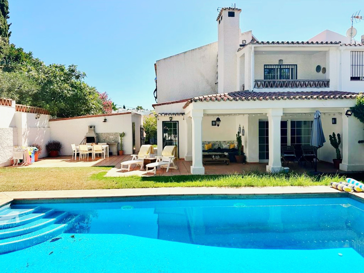 3 Bedroom Detached Villa For Sale Marbella, Costa del Sol - HP4324444