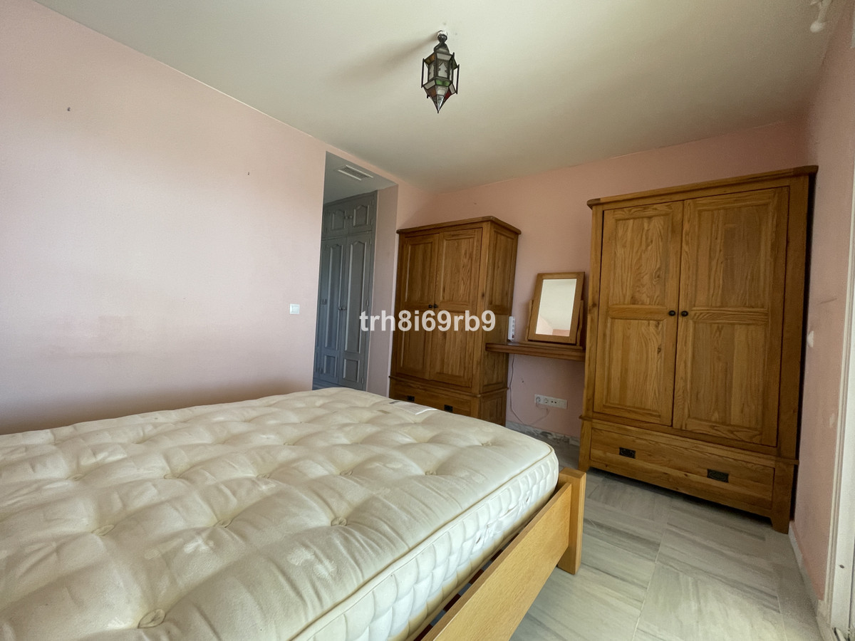 2 Bedroom Apartment for sale Estepona