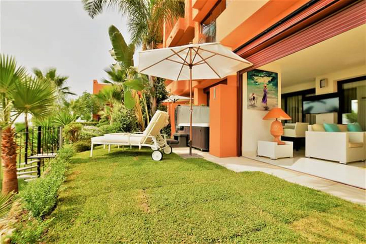 2 bed Property For Sale in Benahavis, Costa del Sol - thumb 13