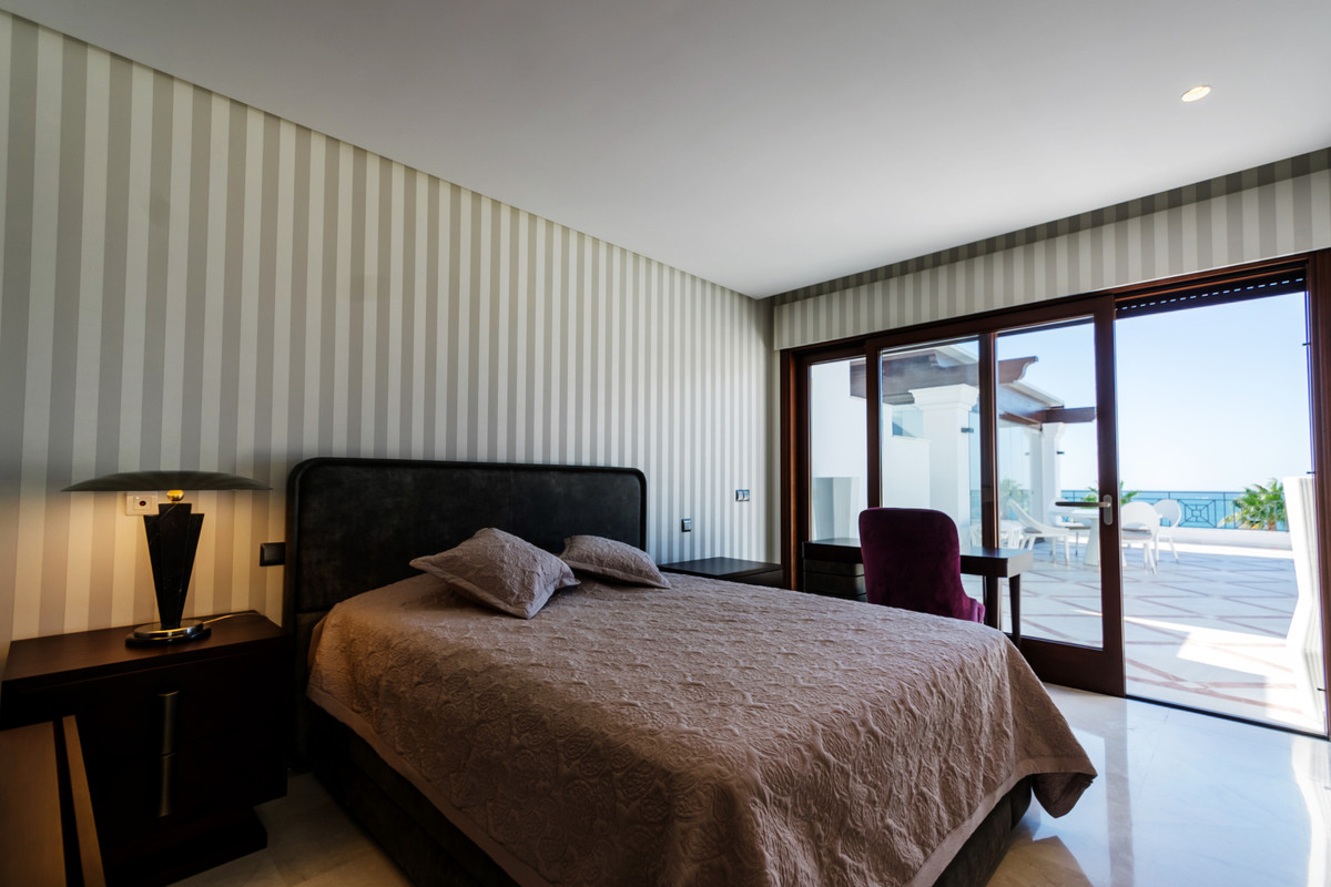 5 bedroom Apartment For Sale in Estepona, Málaga - thumb 14