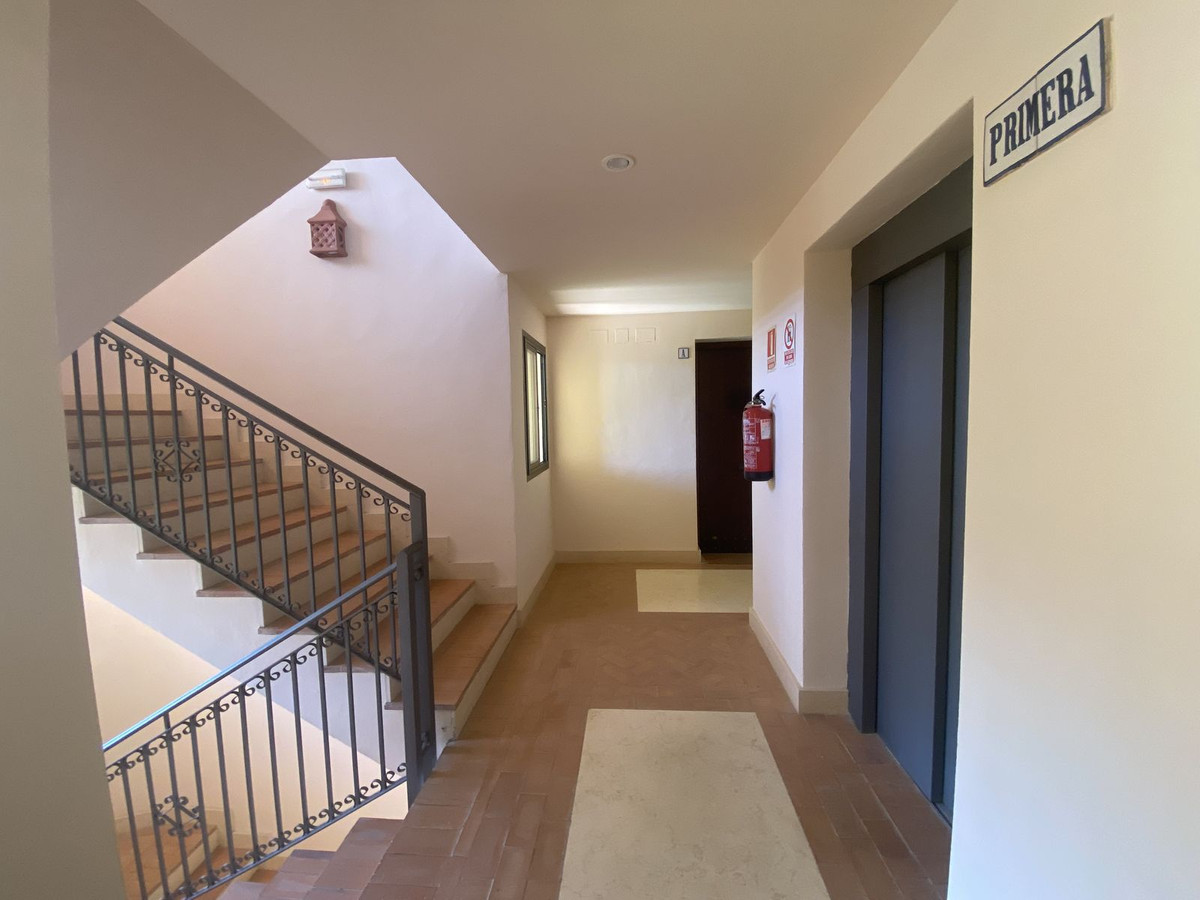 2 bedroom Apartment For Sale in Benahavís, Málaga - thumb 21