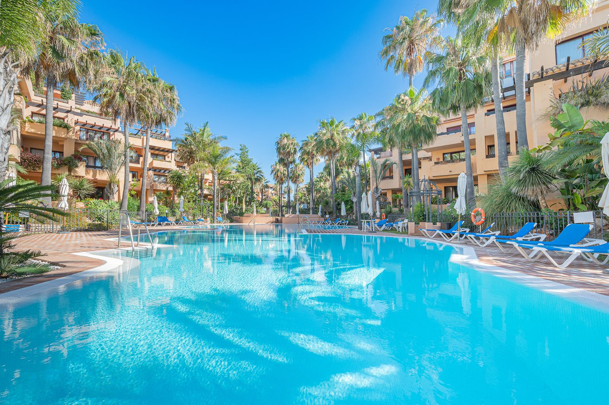 Luxurious property. Located on the beachfront in San Pedro de Alcantara, it enjoys the best position, Spain
