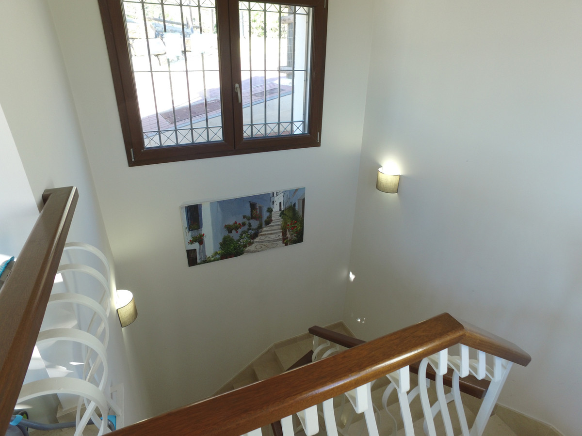 5 bed Property For Sale in Benahavis, Costa del Sol - thumb 14