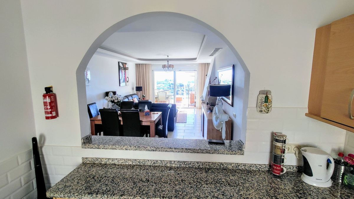 2 bed Property For Sale in Benahavis, Costa del Sol - thumb 11