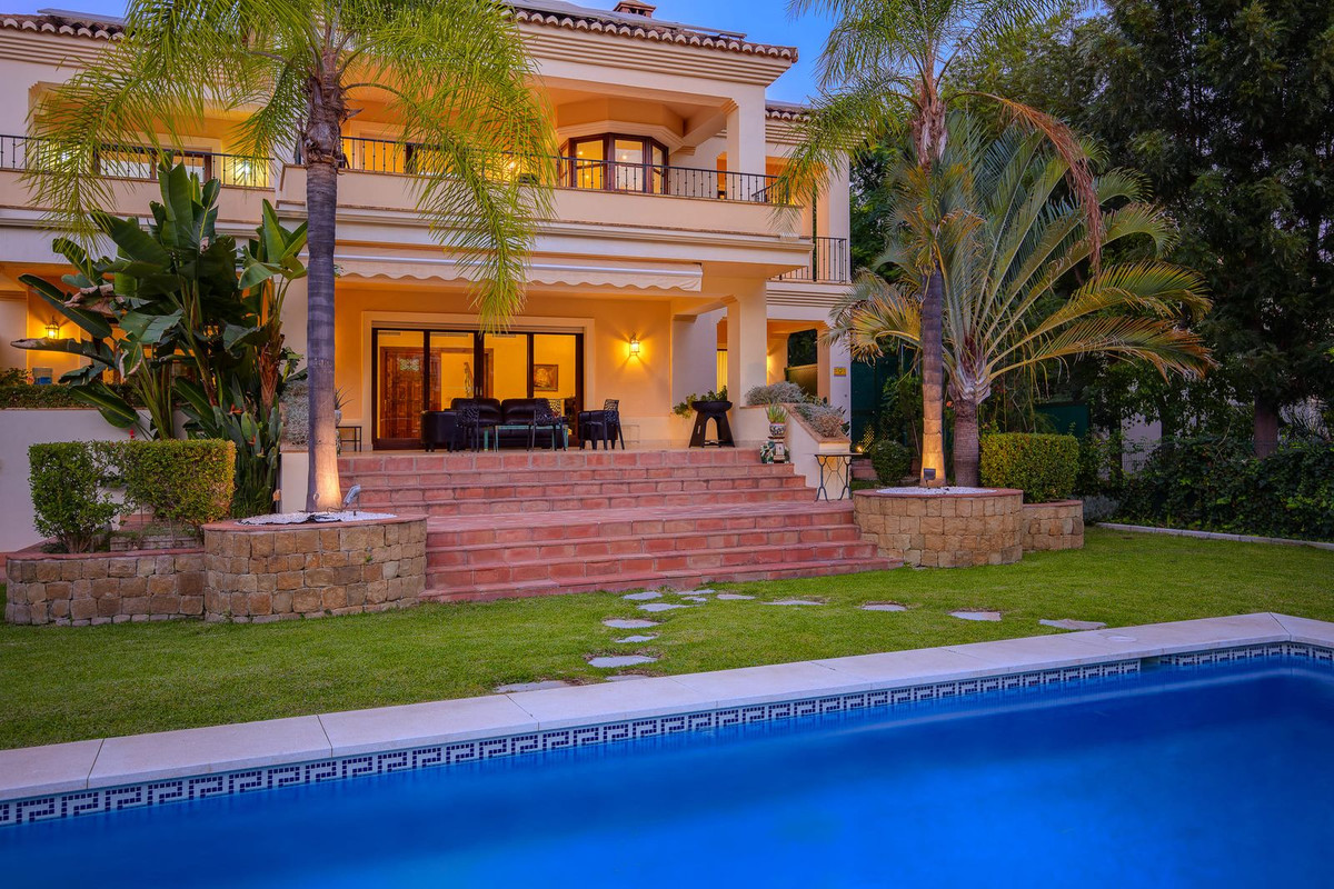 Villa - Chalet en venta en Benahavís R4447306