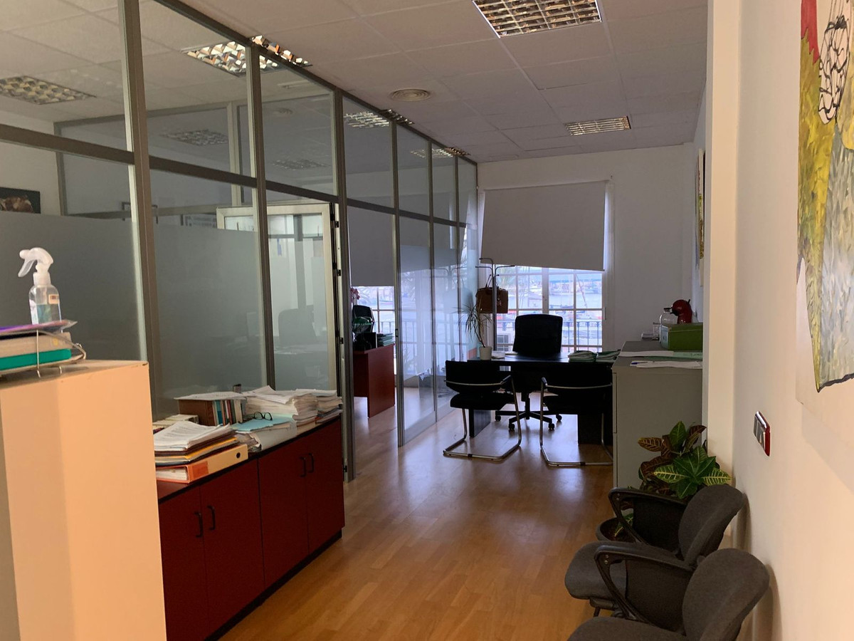  Commercial, Office  for sale    en Estepona