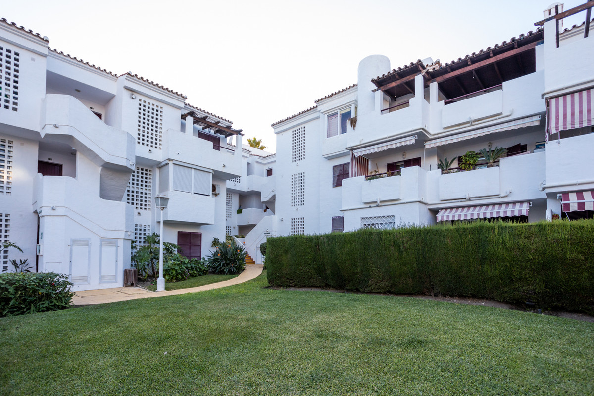2 bed Apartment for sale in Bel Air