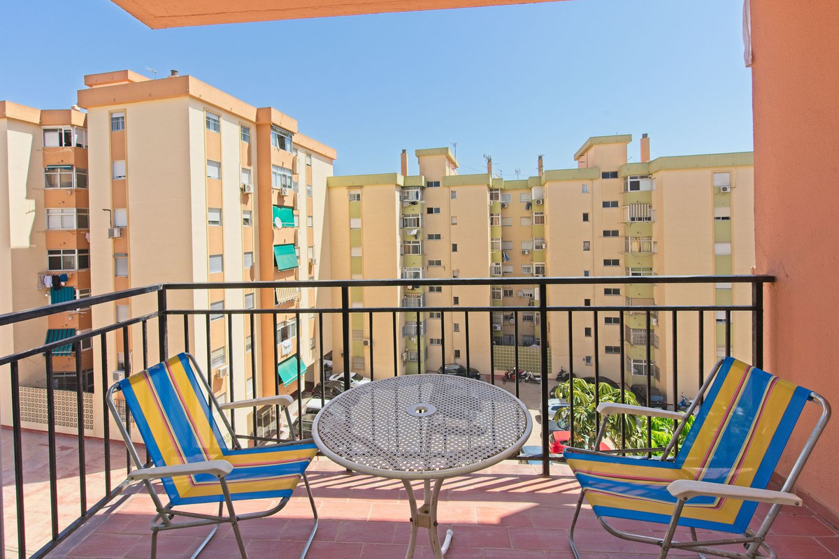3 Bedroom Middle Floor Apartment For Sale Torremolinos, Costa del Sol - HP4086658
