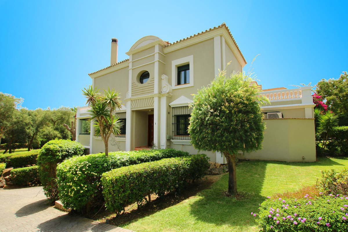 4 Bedroom Semi-Detached House For Sale Sotogrande Alto, Costa del Sol - HP4343557