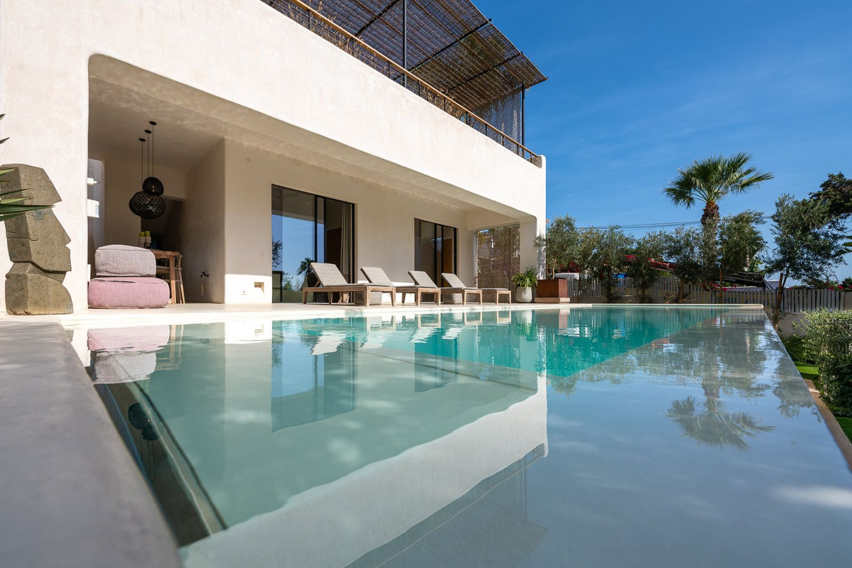 4 bedroom Villa For Sale in Marbesa, Málaga - thumb 4