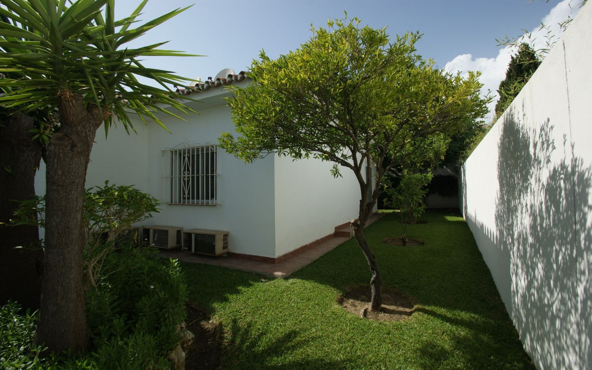 Villa con 3 Dormitorios en Venta Nueva Andalucía