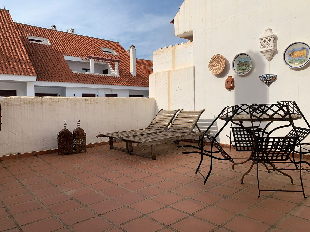 1 bedroom Apartment For Sale in Nueva Andalucía, Málaga