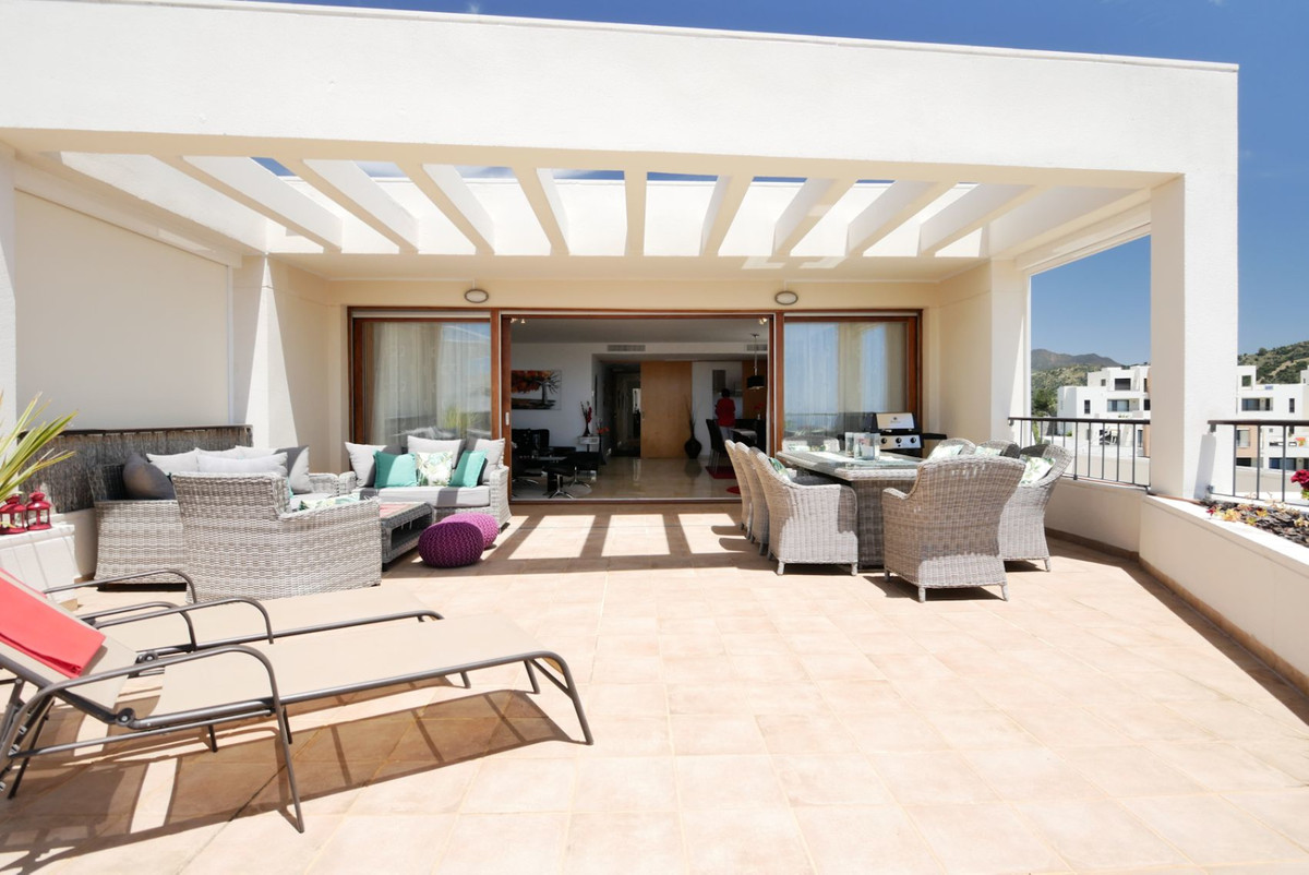 Penthouse for sale in Altos de los Monteros, Costa del Sol