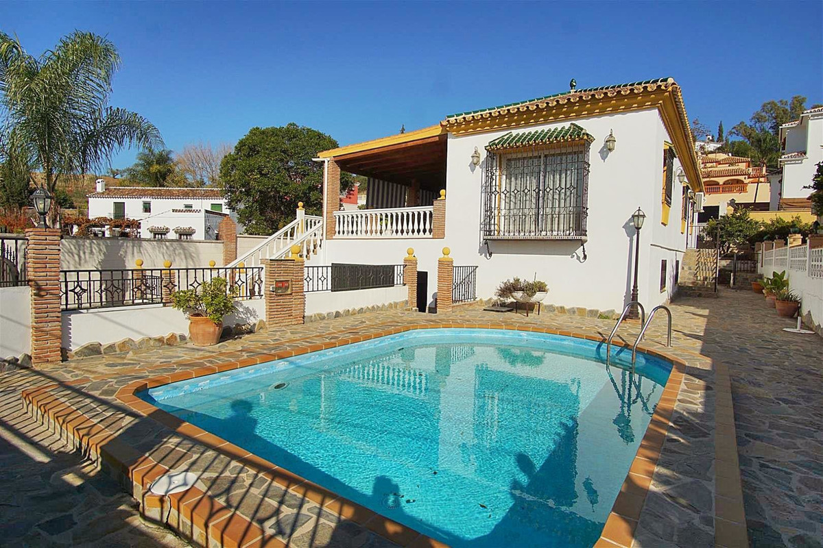 4 bed, 3 bath Villa - Detached - for sale in Coín, Málaga, for 299,000 EUR