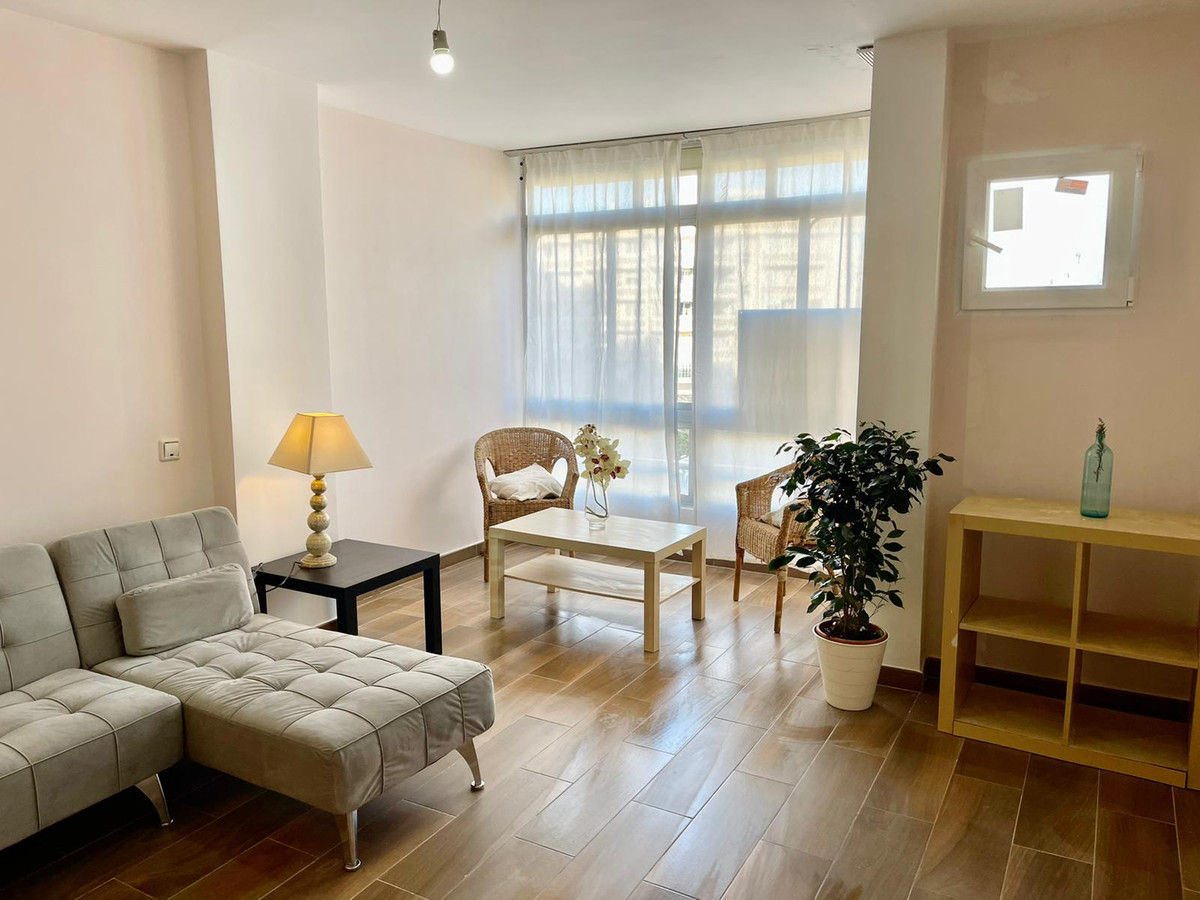 Studio in Fuengirola, close to the beach, market, center, bus, train, restaurants
Perfect for holida, Spain
