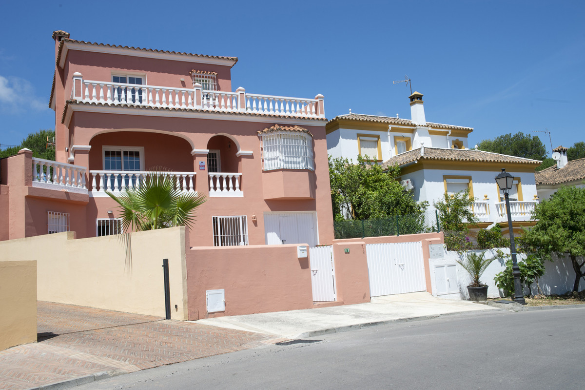 Located close to all the necessary services for your daily life within walking distance, very close , Spain
