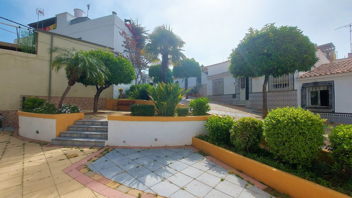 Townhouse, Marbella, Costa del Sol.
3 Bedrooms, 1 Bathroom, Built 60 m², Terrace 40 m².

Setting : T, Spain