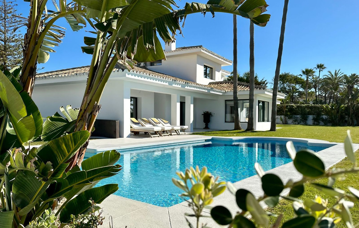 Detached Villa for sale in Guadalmina Baja R3848923