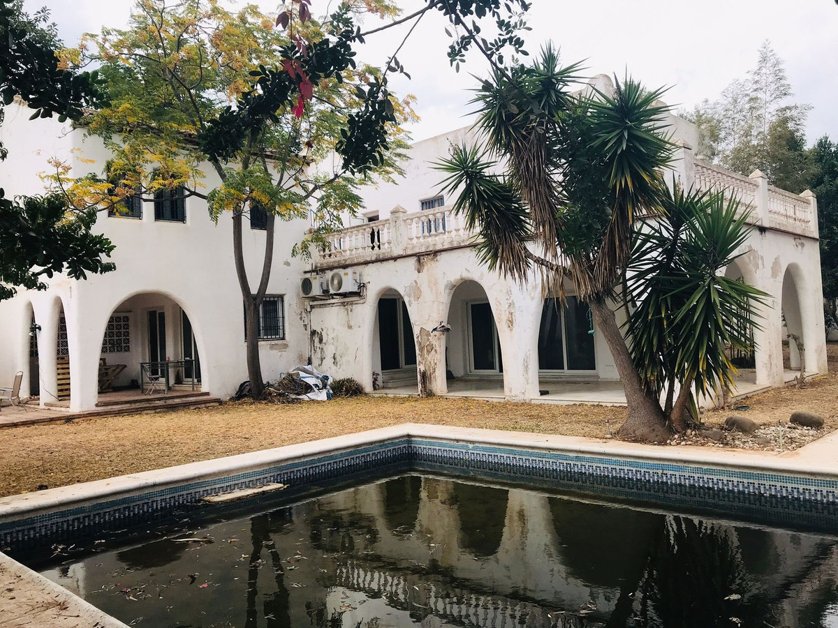 Detached Villa for sale in Guadalmina Baja R4181503