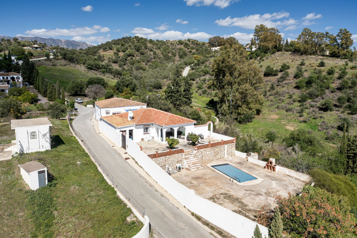 						Villa  Individuelle
													en vente 
																			 à La Cala de Mijas
					
