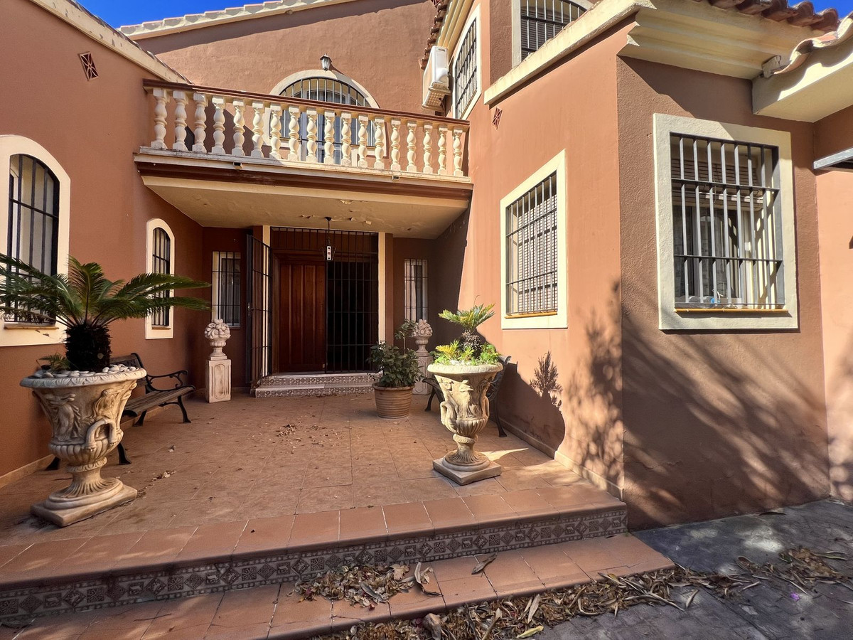 Villa te koop in Marbella R4225318