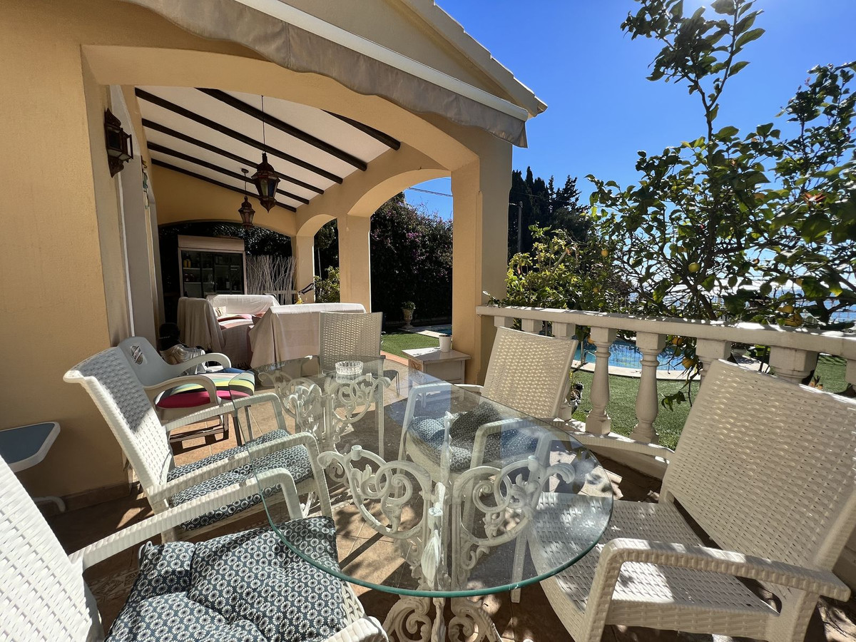 Villa te koop in Marbella R4225318