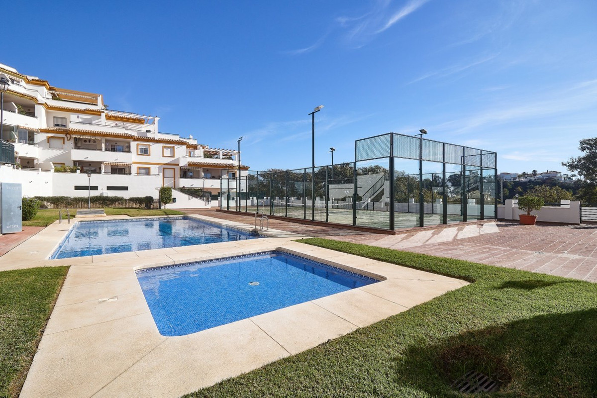 This beautiful ground apartment located next to the Estupa Budista and the Butterfly park in Benalma, Spain