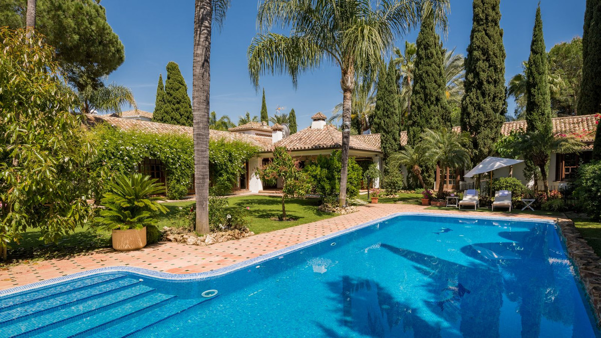 Villa Detached in Nueva Andalucía, Costa del Sol
